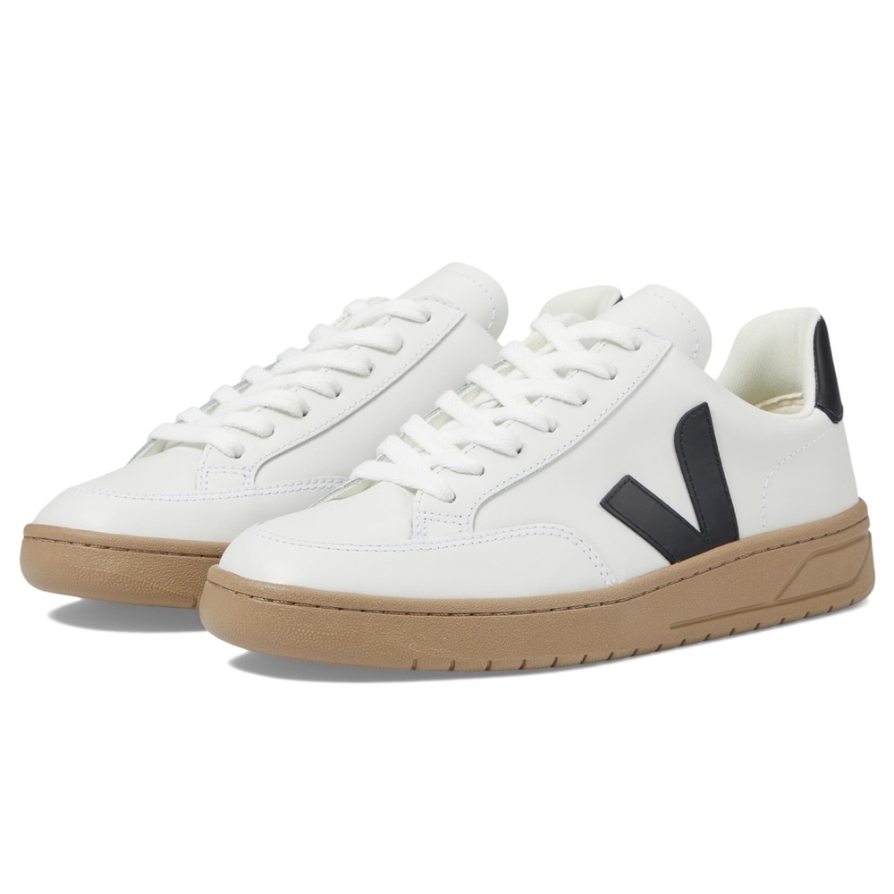 Veja V-12 Extra White / Black / Dune